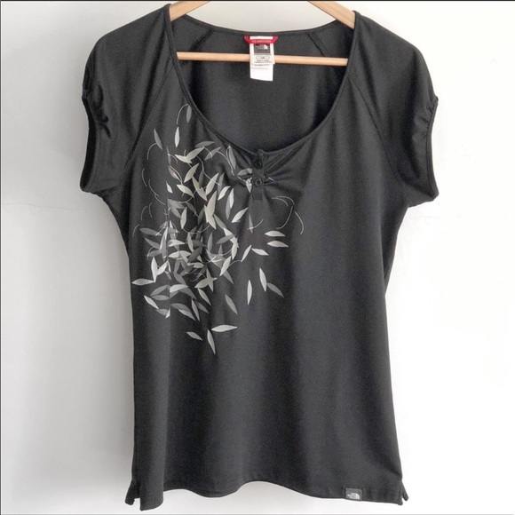 The North Face Tops - The North Face Black Vapor Wick Tee-Size L (EUC)